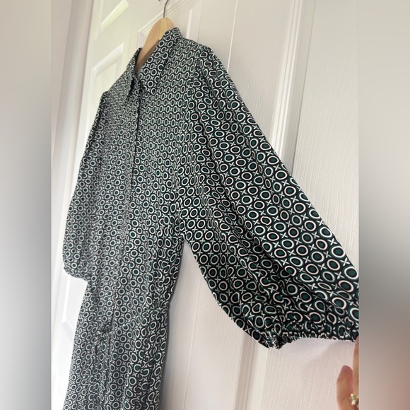 Elegant Green and White Shirt Work Dress- Large - Picture 4 of 9